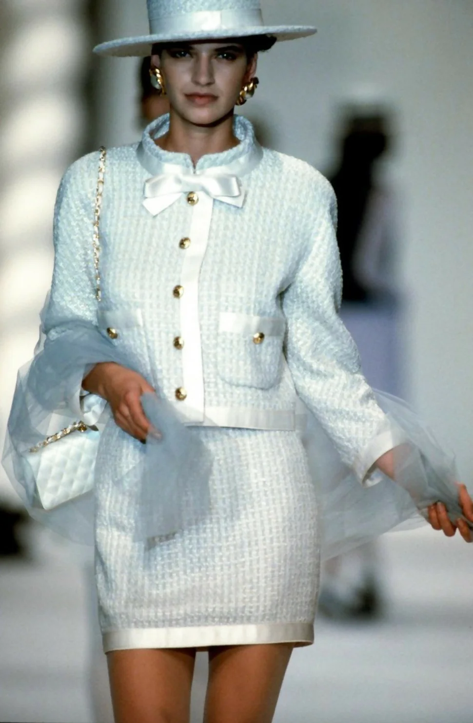 Chanel Vintage S/S1990 Seafood Green Cream Satin Bow Tweed Cropped Jacket - Image 10