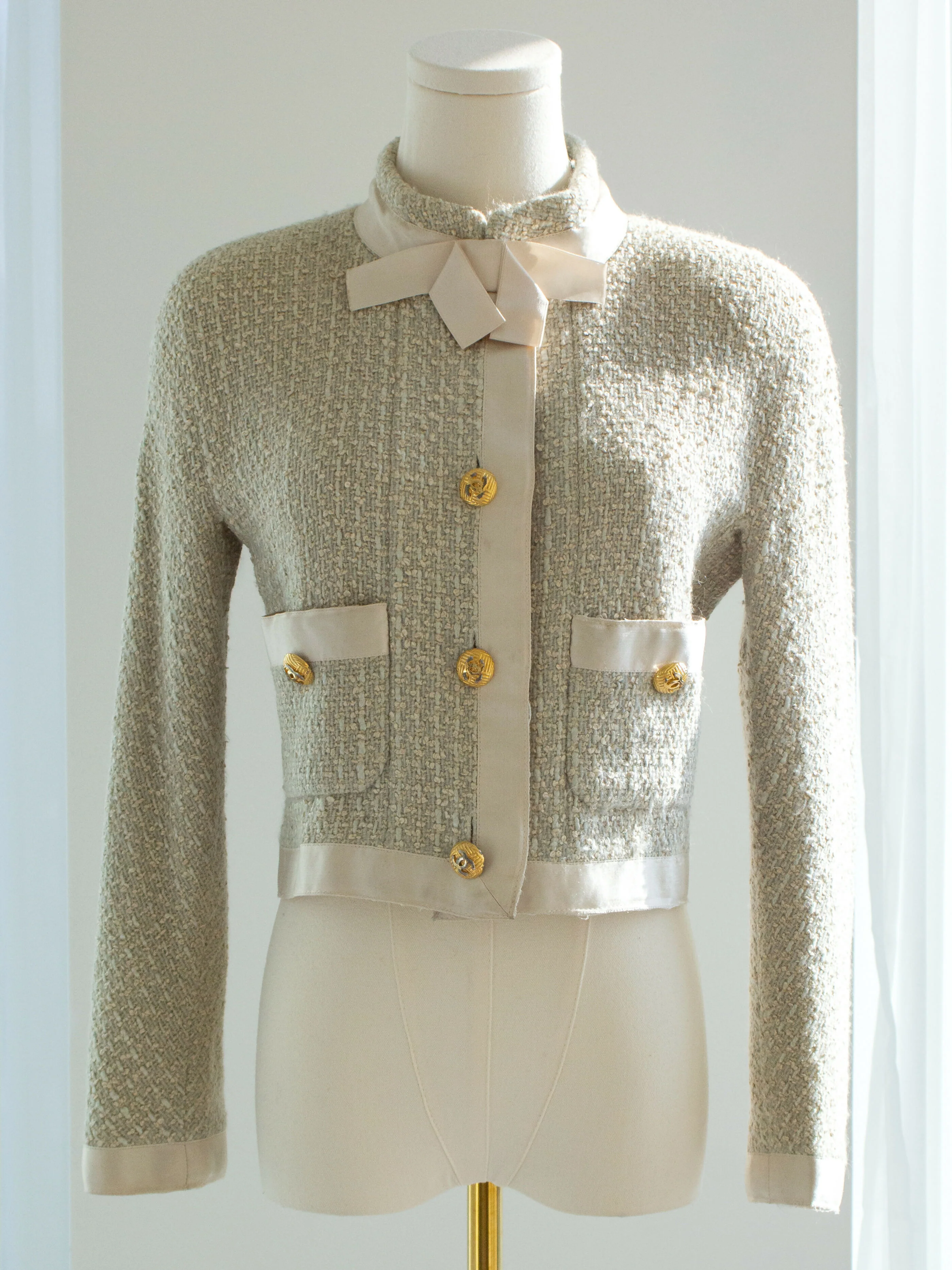 Chanel Vintage S/S1990 Seafood Green Cream Satin Bow Tweed Cropped Jacket - Image 3