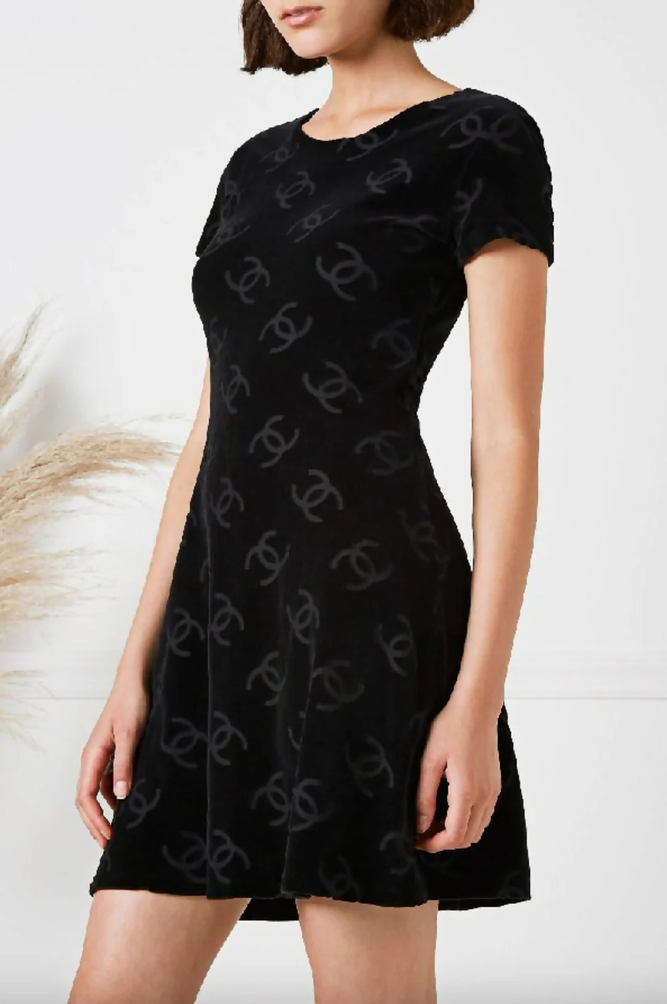 Chanel Vintage S/S1996 Black CC Logo Velour 96P LBD Mini Dress - Image 10