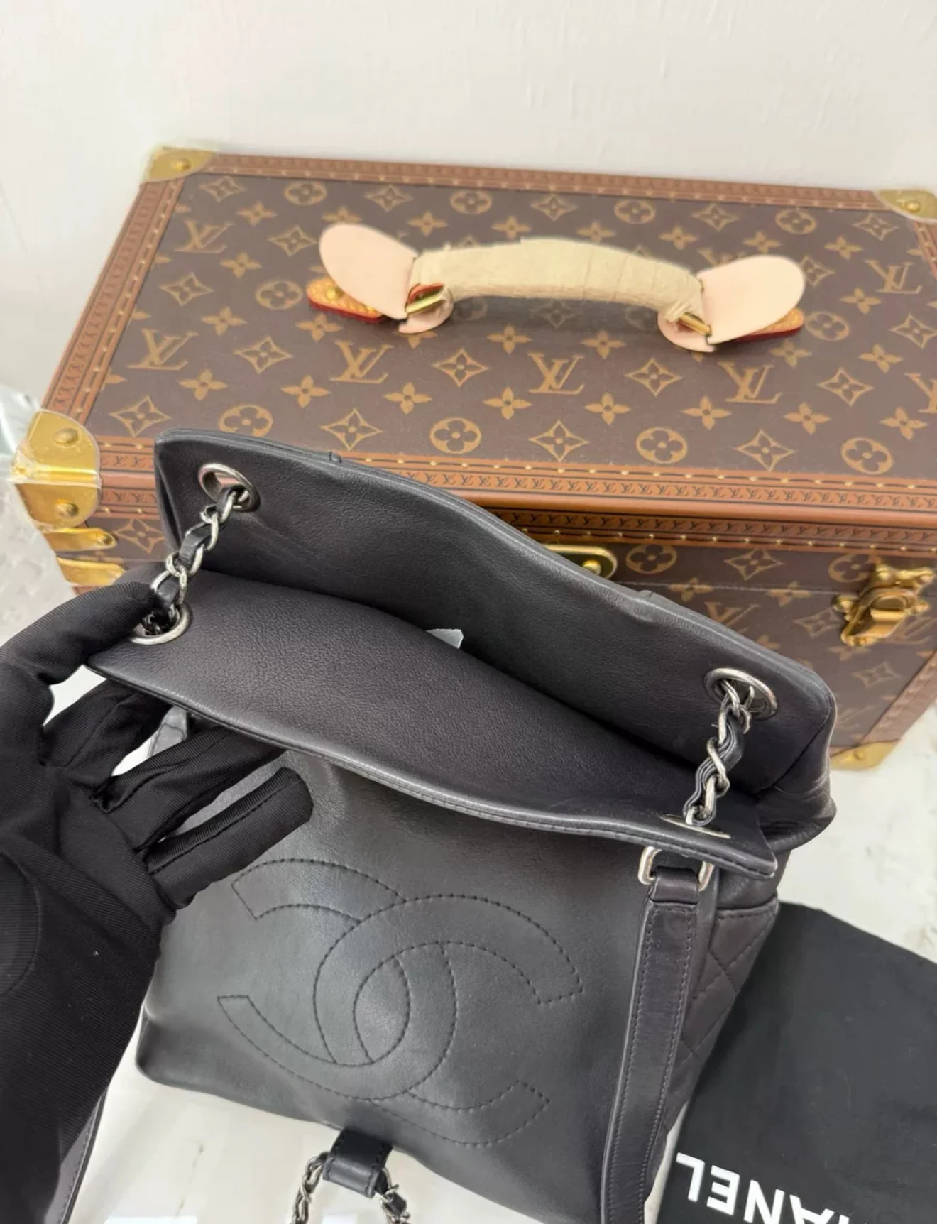 Chanel Vintage black leather Silver hardware backpack - Image 4