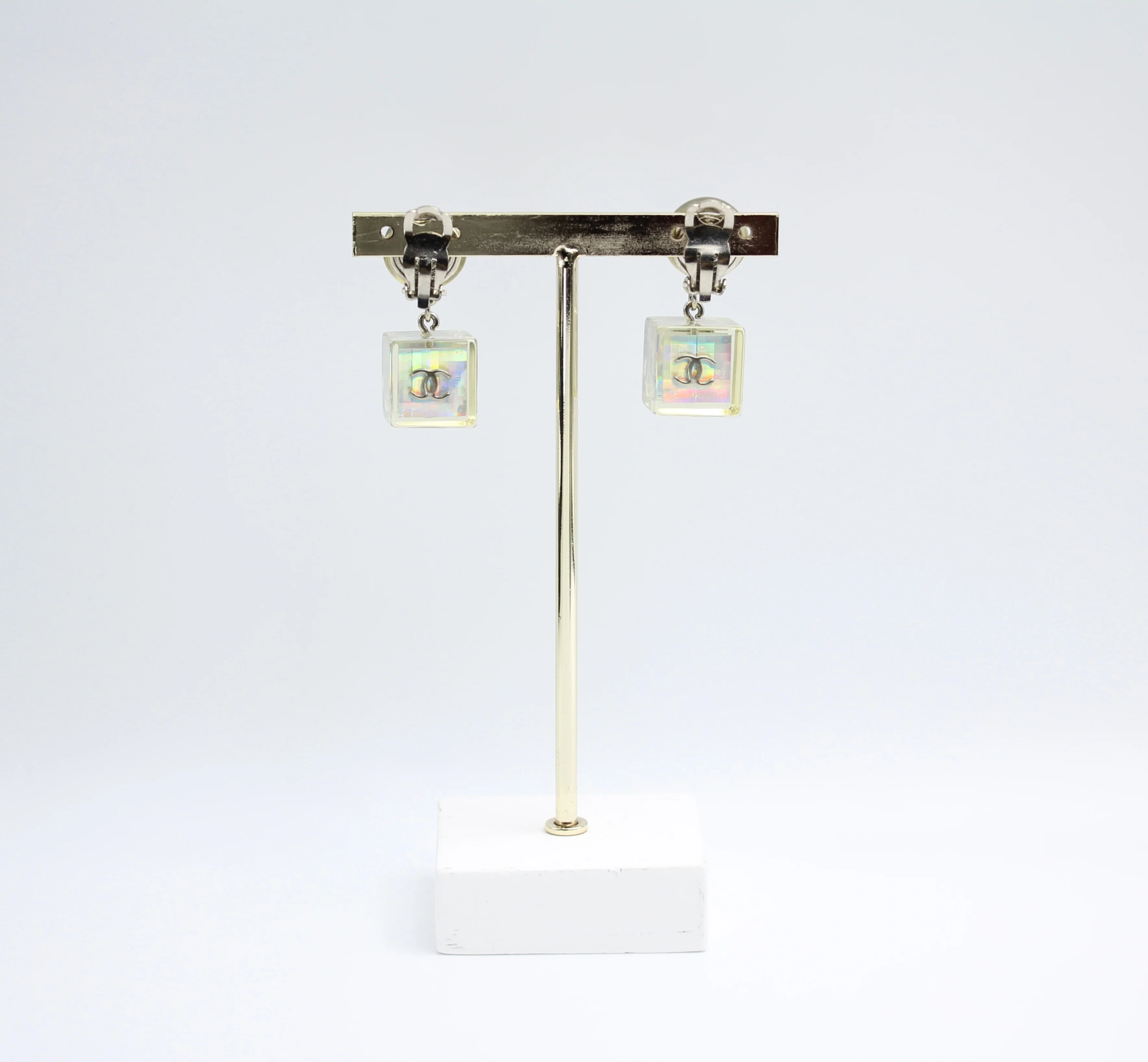 Chanel Vintage Size 5 Transparent Cube Dangling Earrings - Image 10