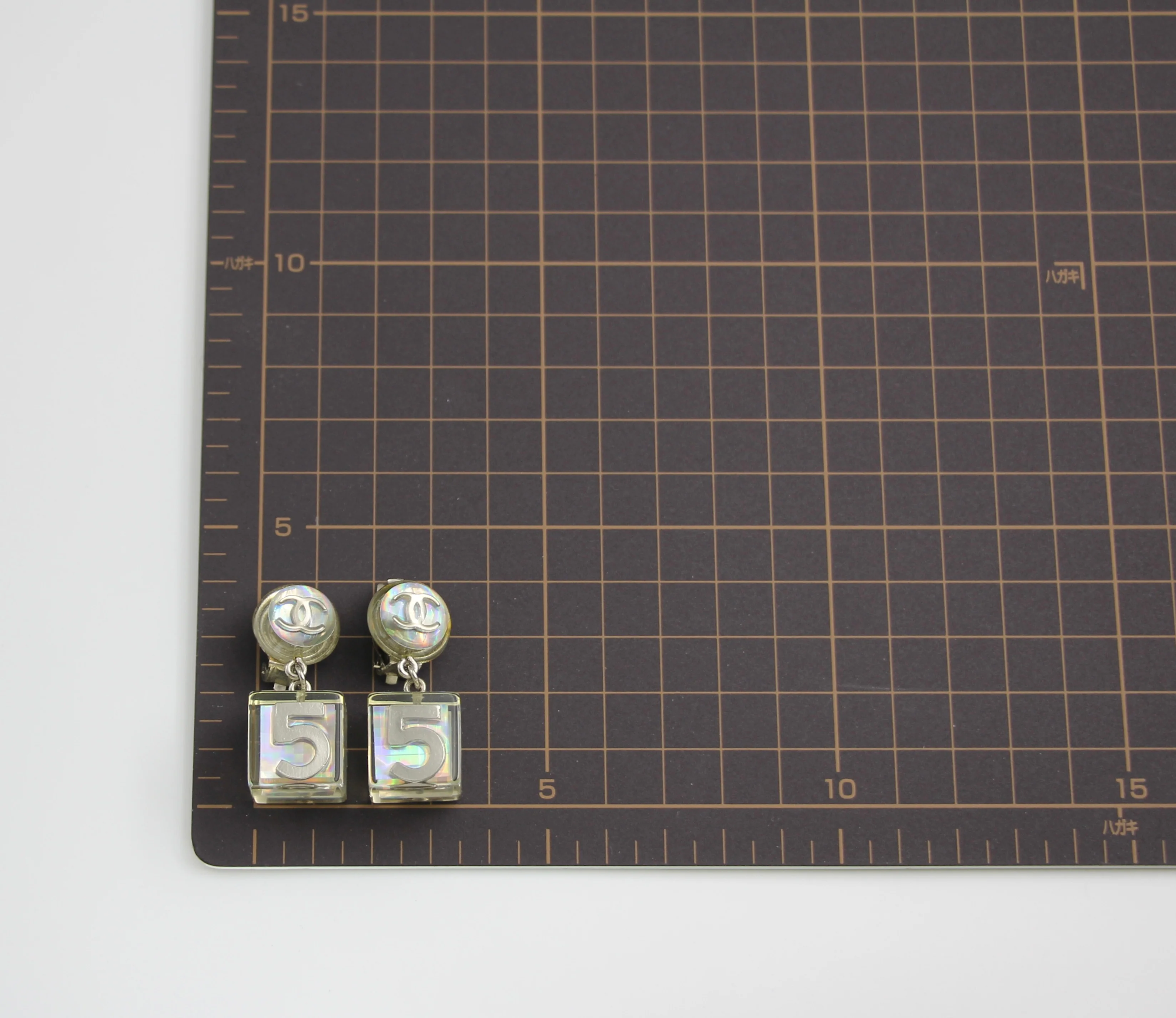 Chanel Vintage Size 5 Transparent Cube Dangling Earrings - Image 12