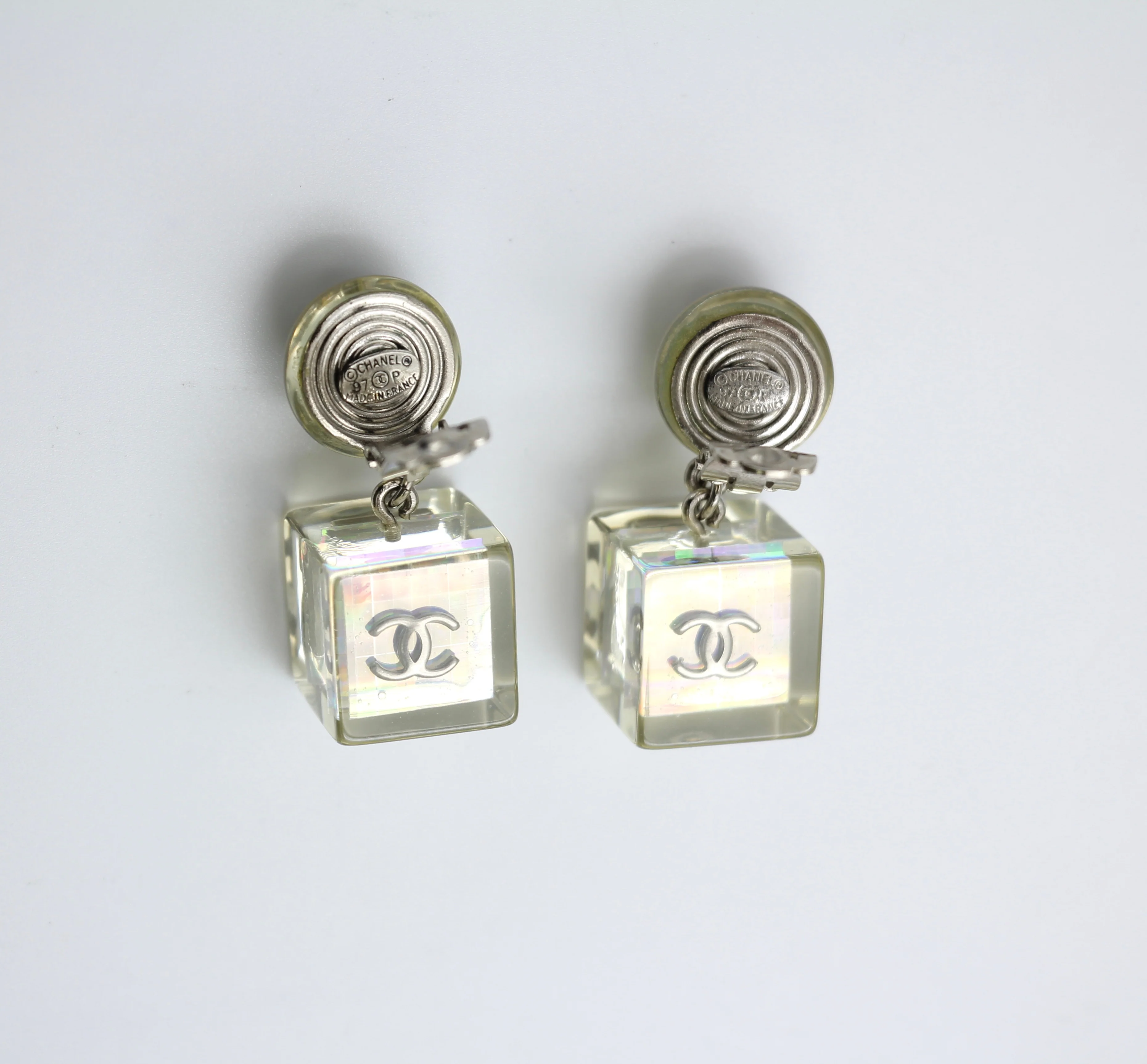 Chanel Vintage Size 5 Transparent Cube Dangling Earrings - Image 5
