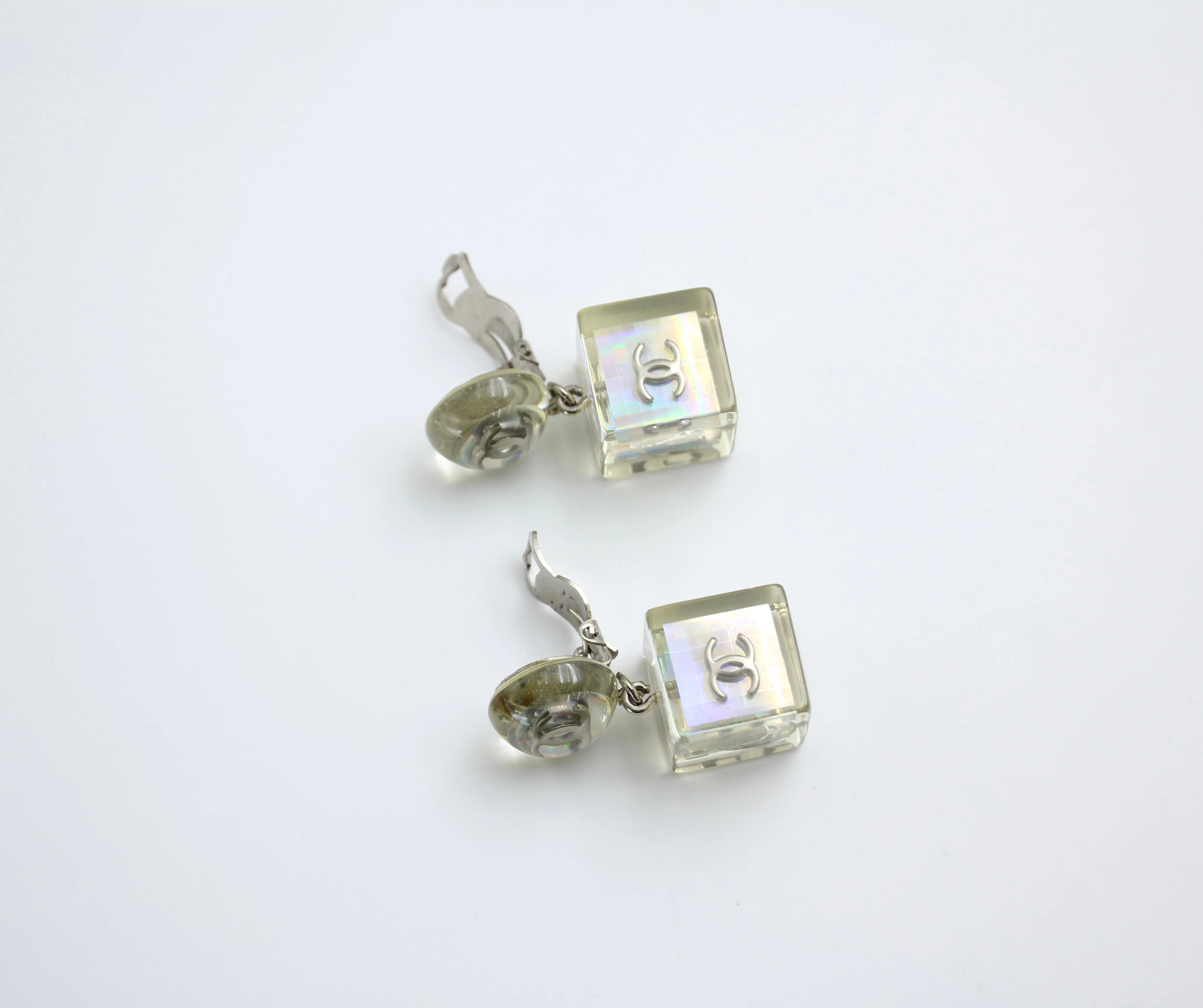 Chanel Vintage Size 5 Transparent Cube Dangling Earrings - Image 6