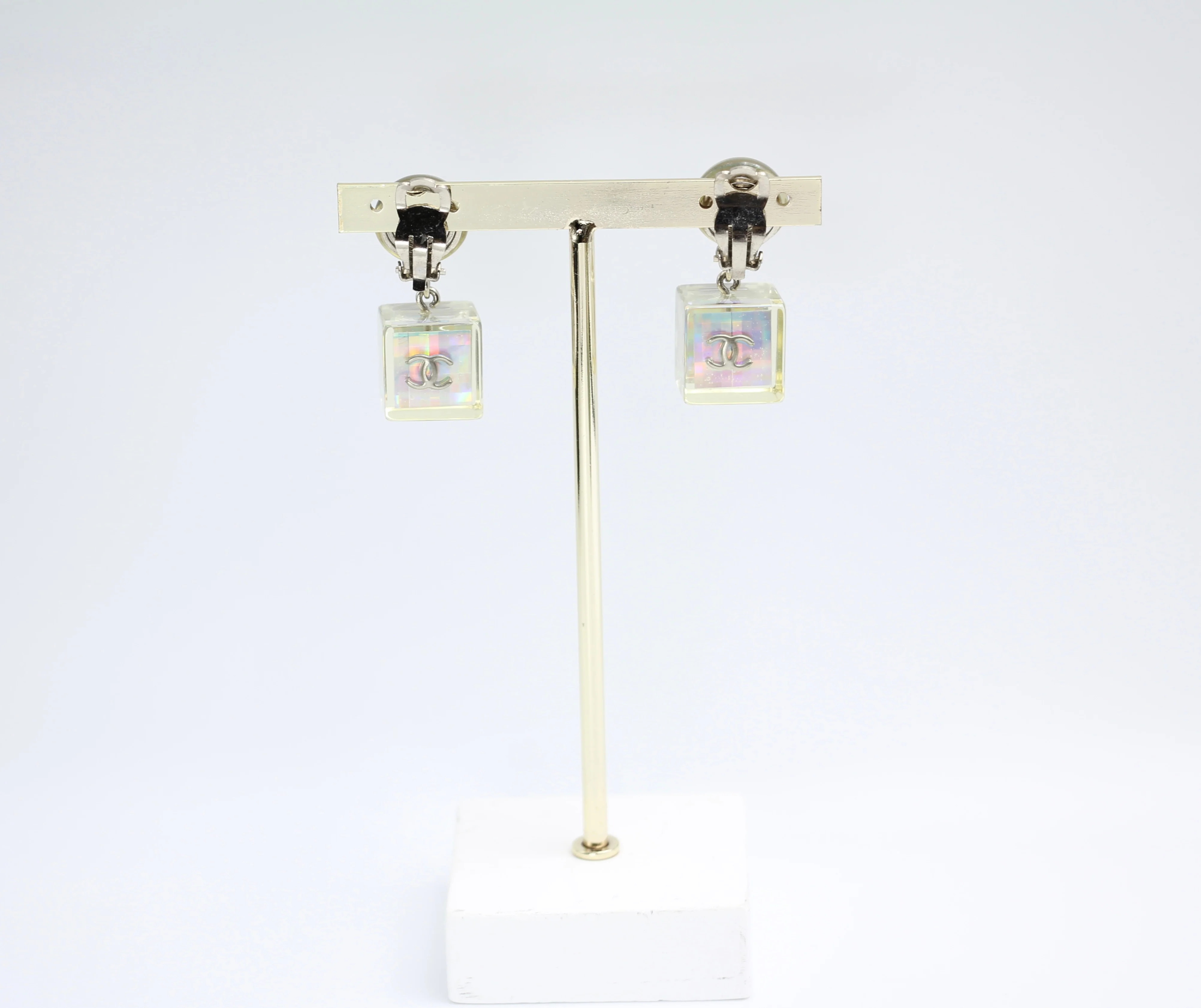 Chanel Vintage Size 5 Transparent Cube Dangling Earrings - Image 9