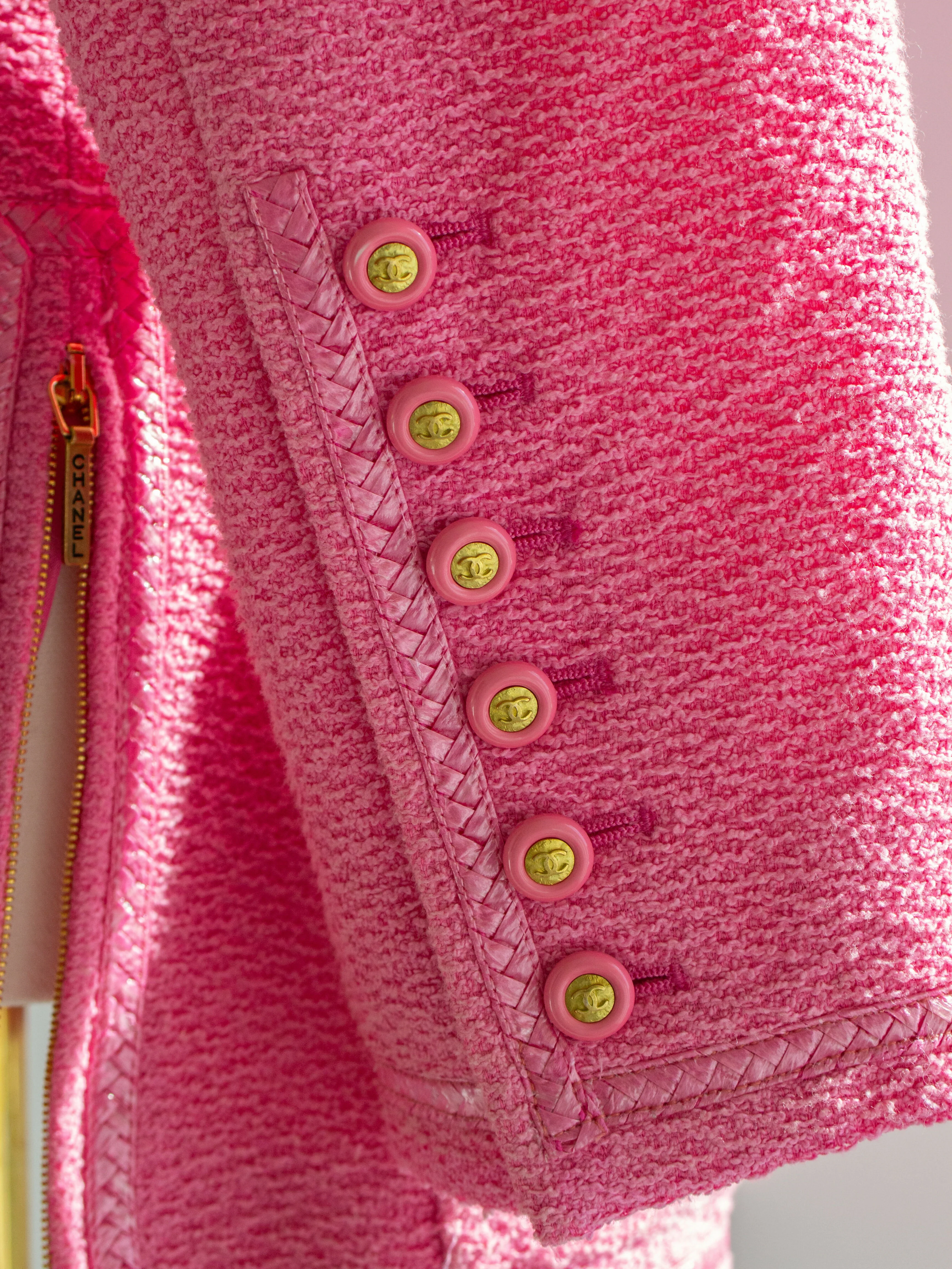 Chanel Vintage Spring/Summer 1995 Pink Barbie Gold Zip Tweed 95P Jacket - Image 5