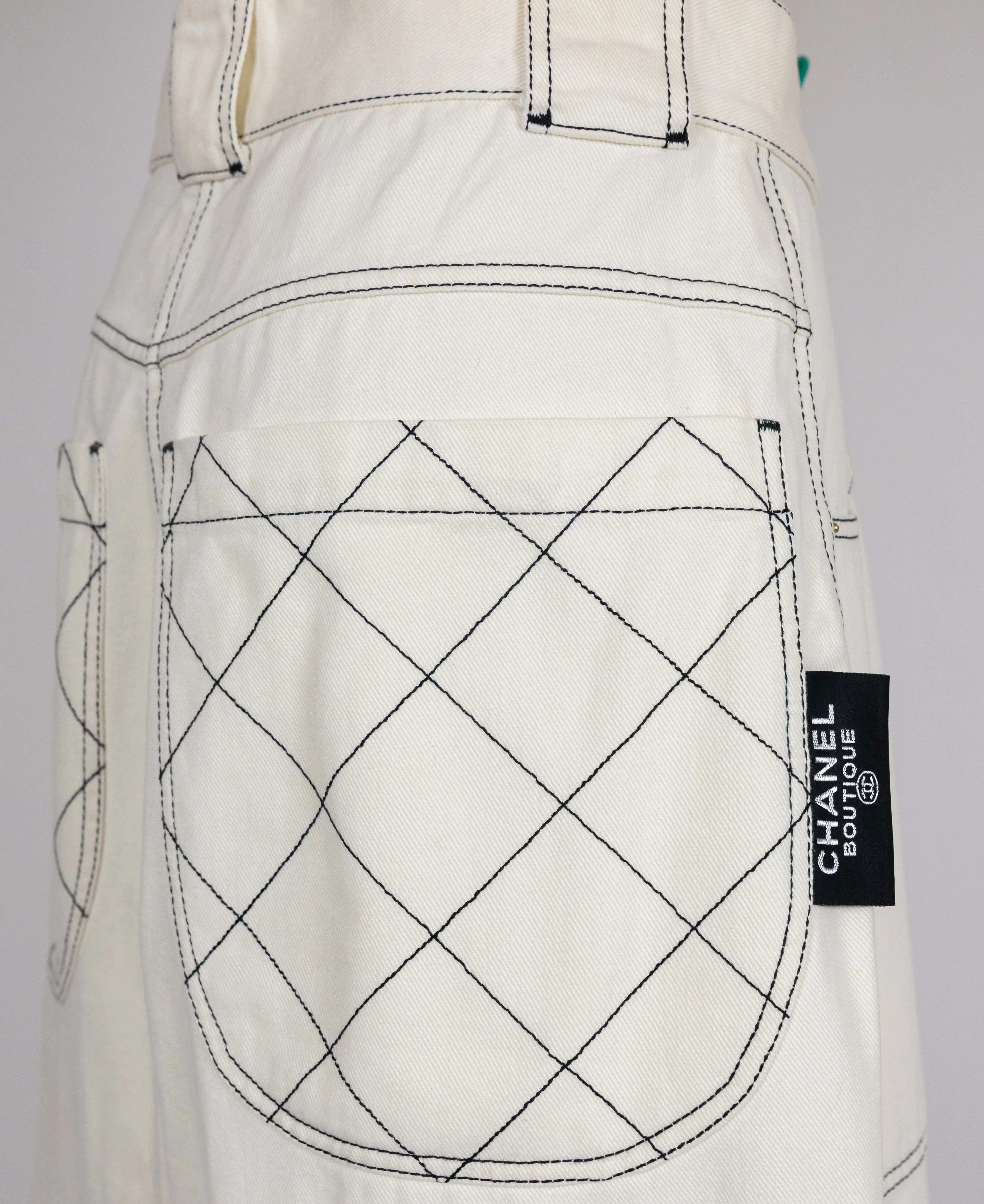 Chanel Vintage White High-Waisted Shorts - Image 5