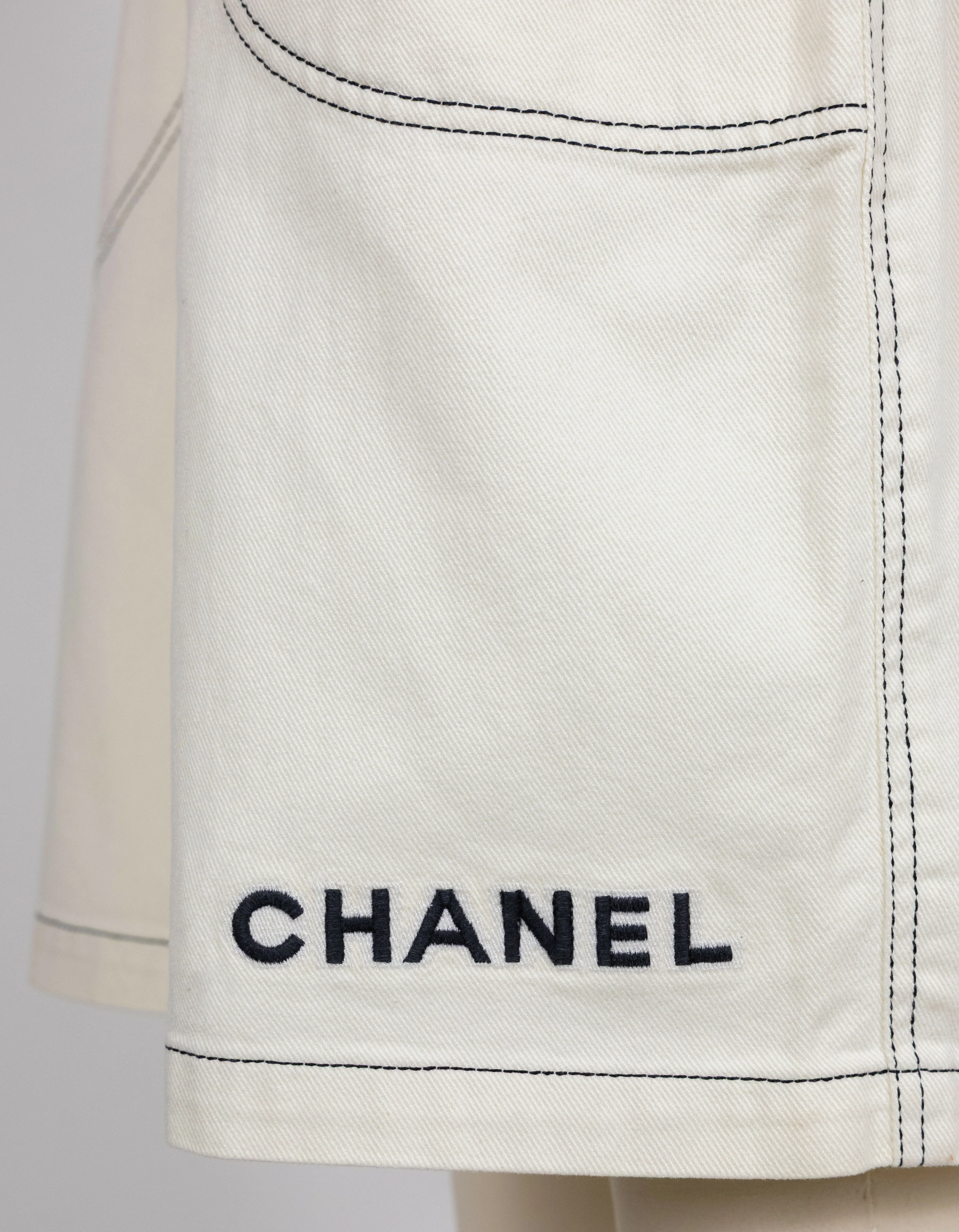 Chanel Vintage White High-Waisted Shorts - Image 6