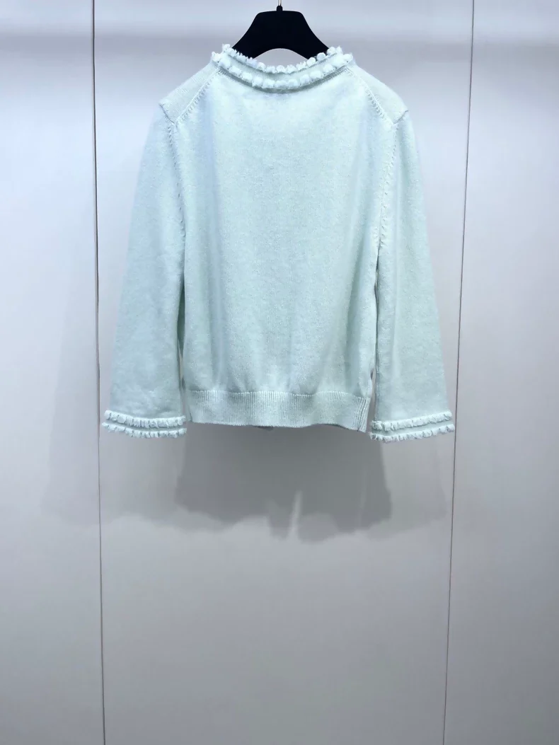 Chanel 25S mint green cardigan - Image 2