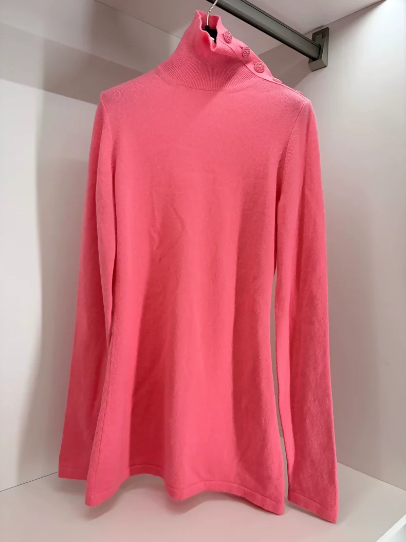 Chanel Watermelon Red Cashmere Turtleneck sweater