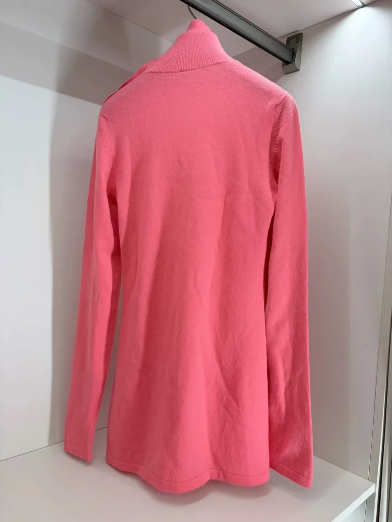 Chanel Watermelon Red Cashmere Turtleneck sweater - Image 3