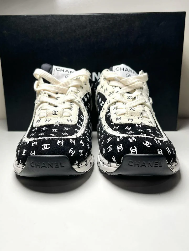 CHANEL White Black suede CC Logo Trainers Sneakers size 37C full set - Image 2