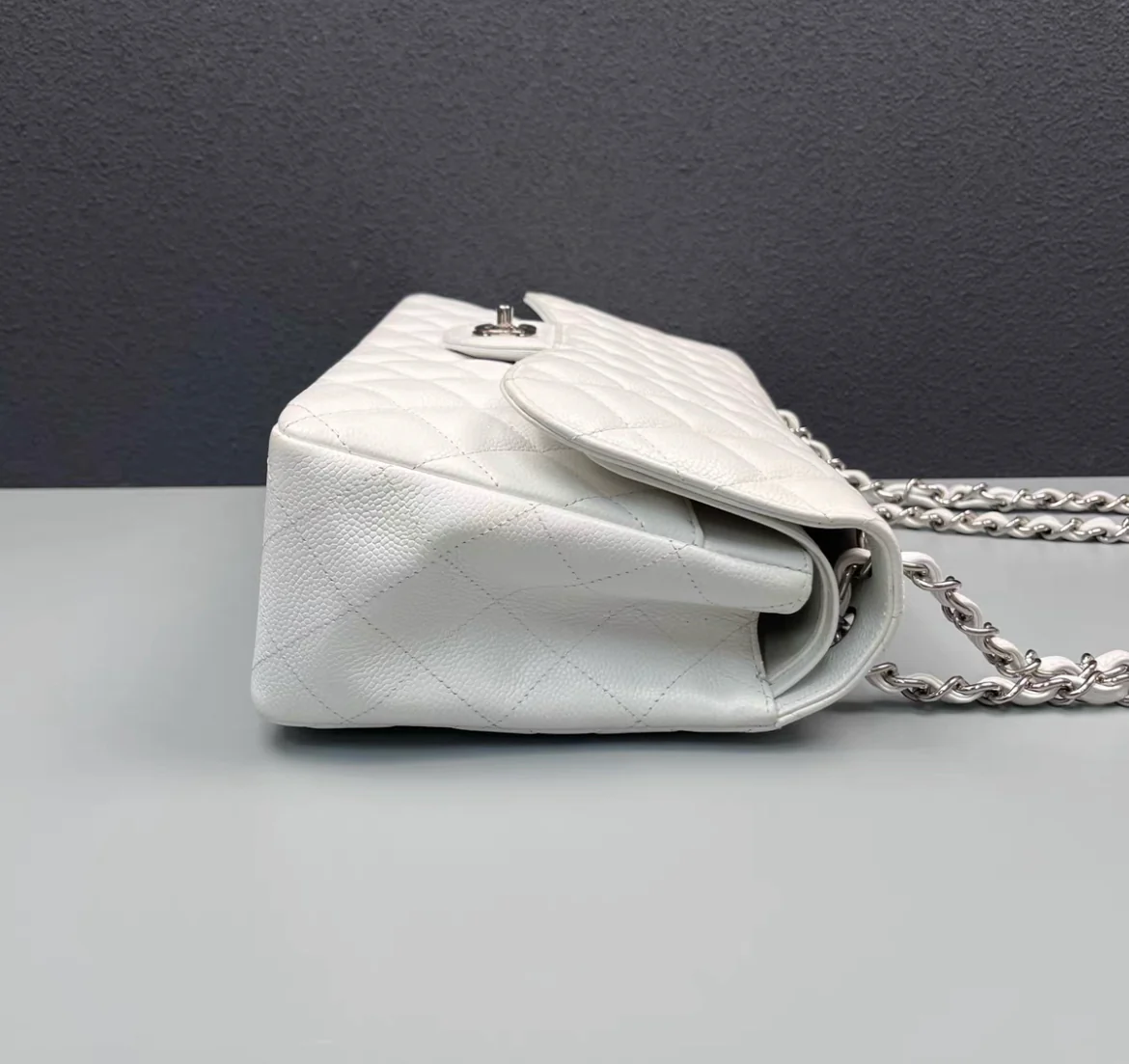 Chanel White Caviar Jumbo Double Flap - Image 5