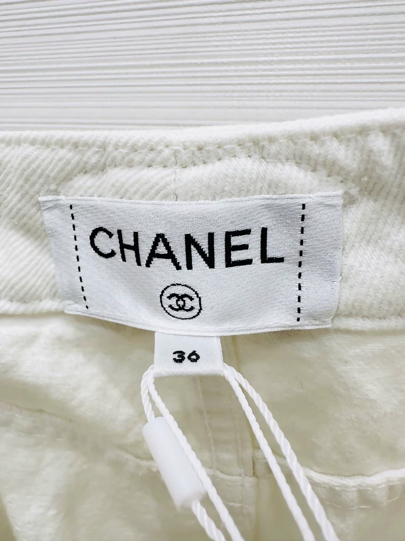 Chanel 25C white jeans - Image 2