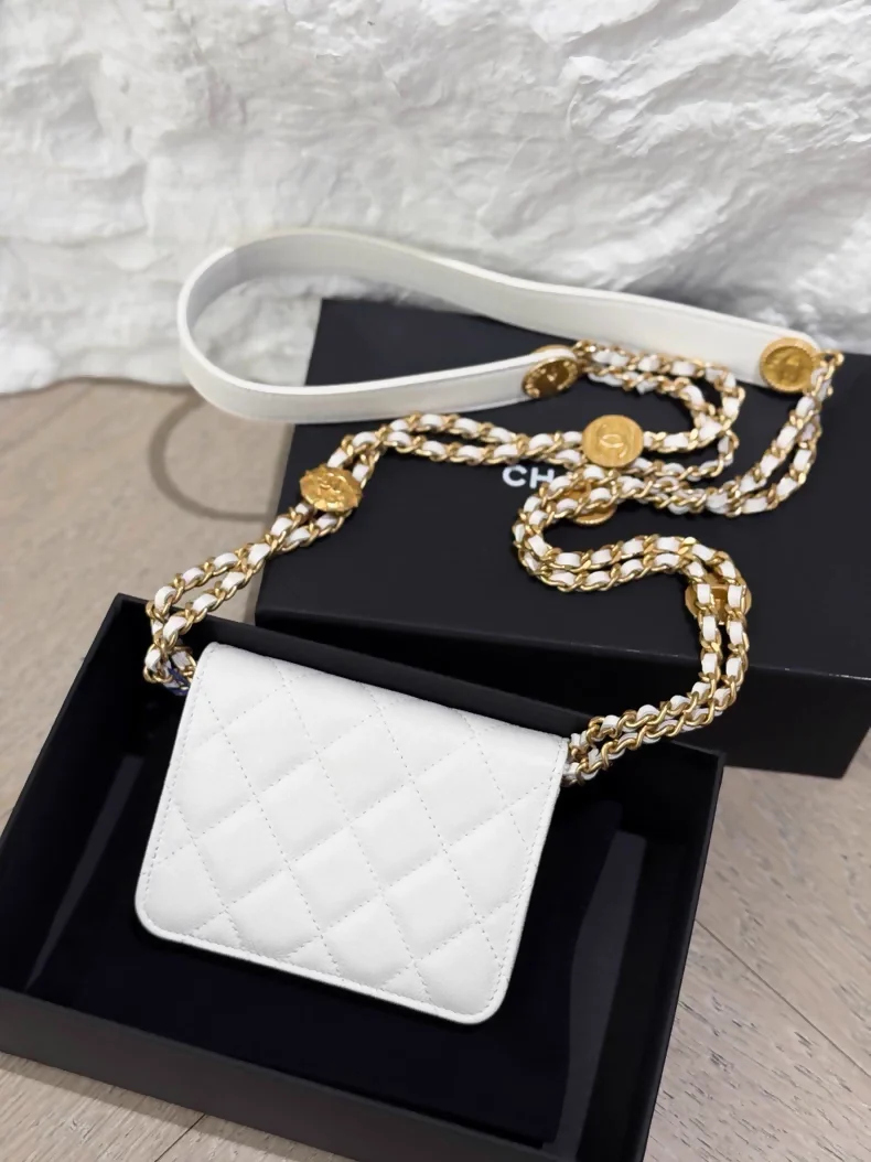 Chanel white leather mini WOC coin purse with gold hardware - Image 2