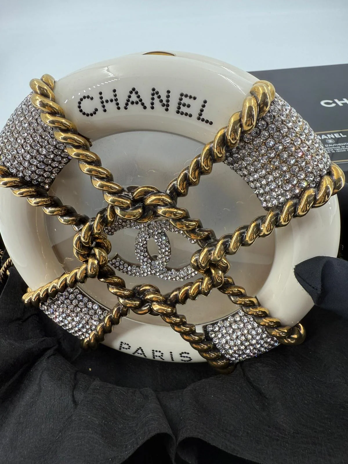 Chanel White Strass and Resin Nautical Wheel Minaudière Bronze Hardware, 2018 Métiers D'art - Image 12