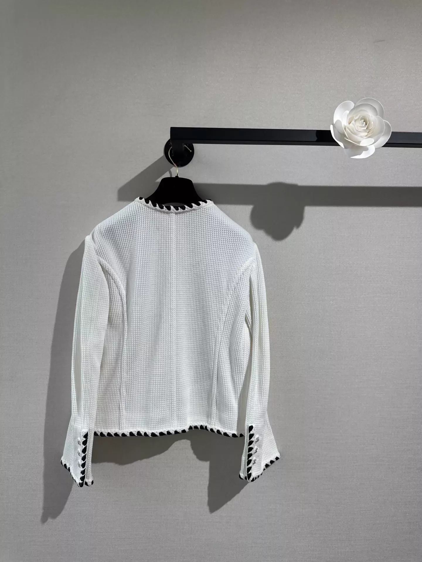 Chanel 21C white jacket - Image 3