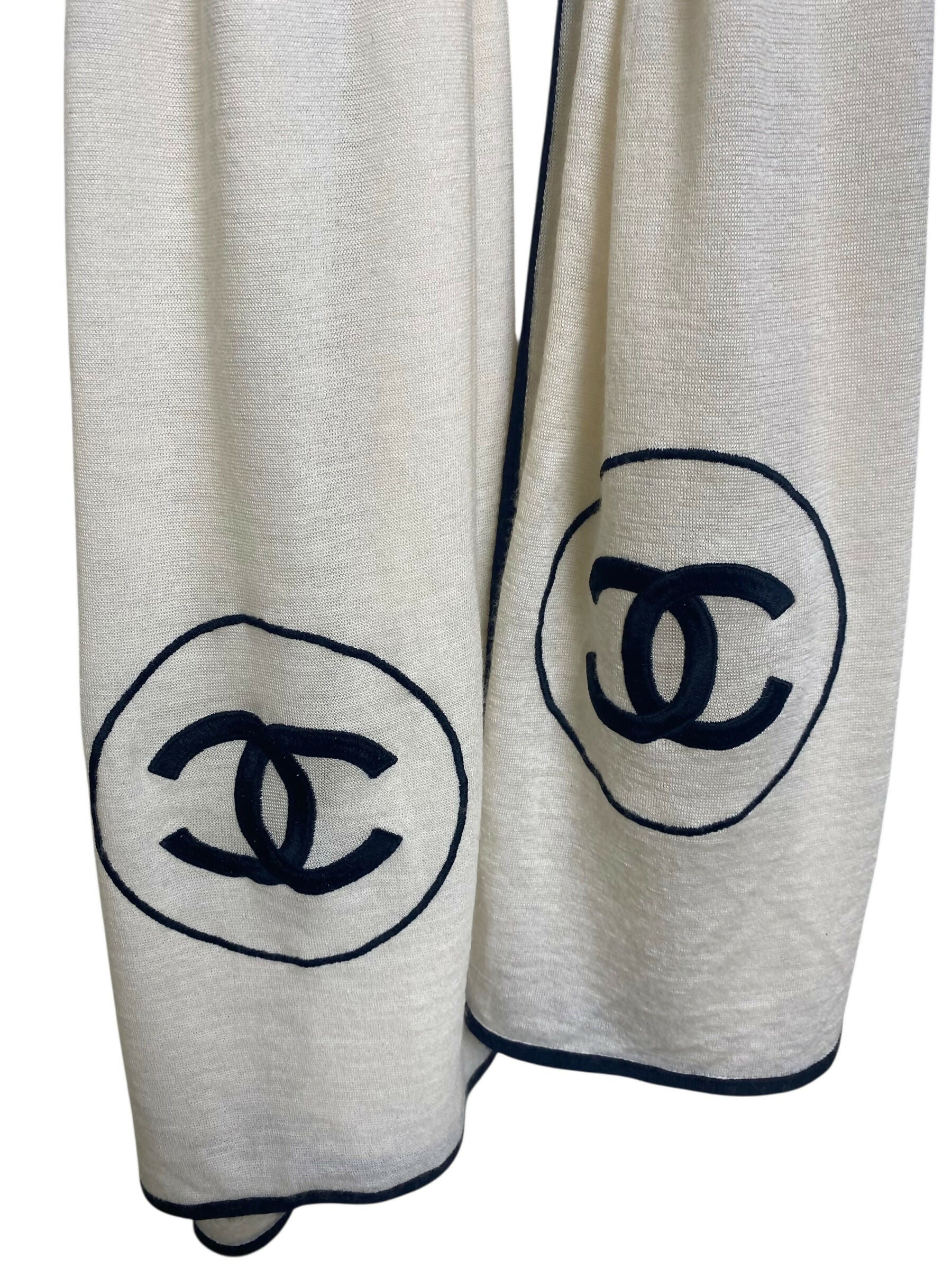 Chanel XL Ivory Black Cashmere Double CC Stole Shawl Scarf - Image 5