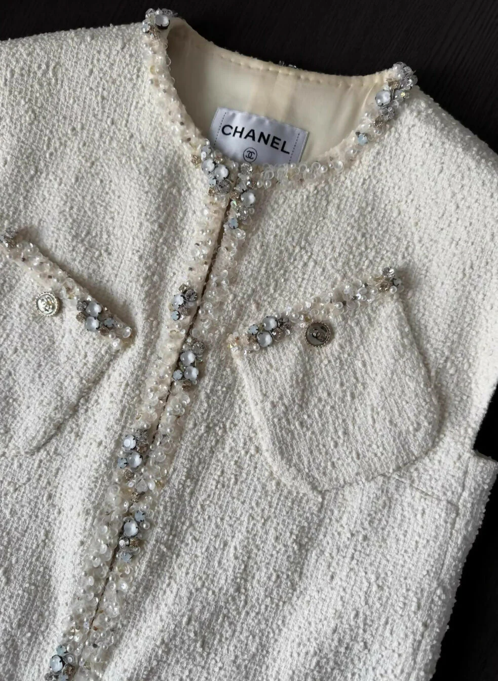 Chanel 21S ecru vest cardigan - Image 3