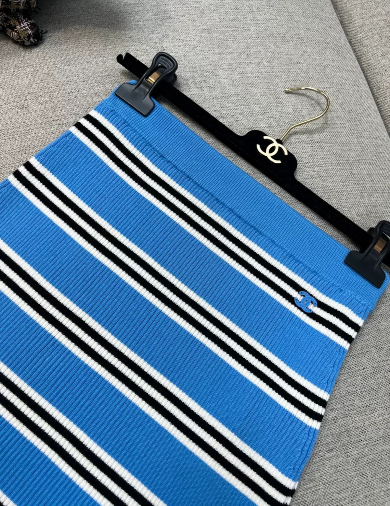 Chanel 24A blue striped knitted skirt - Image 2