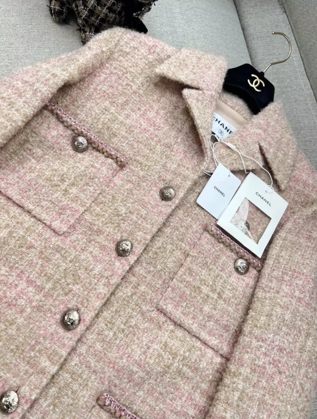 Chanel 24A pink & beige tweed jacket - Image 3