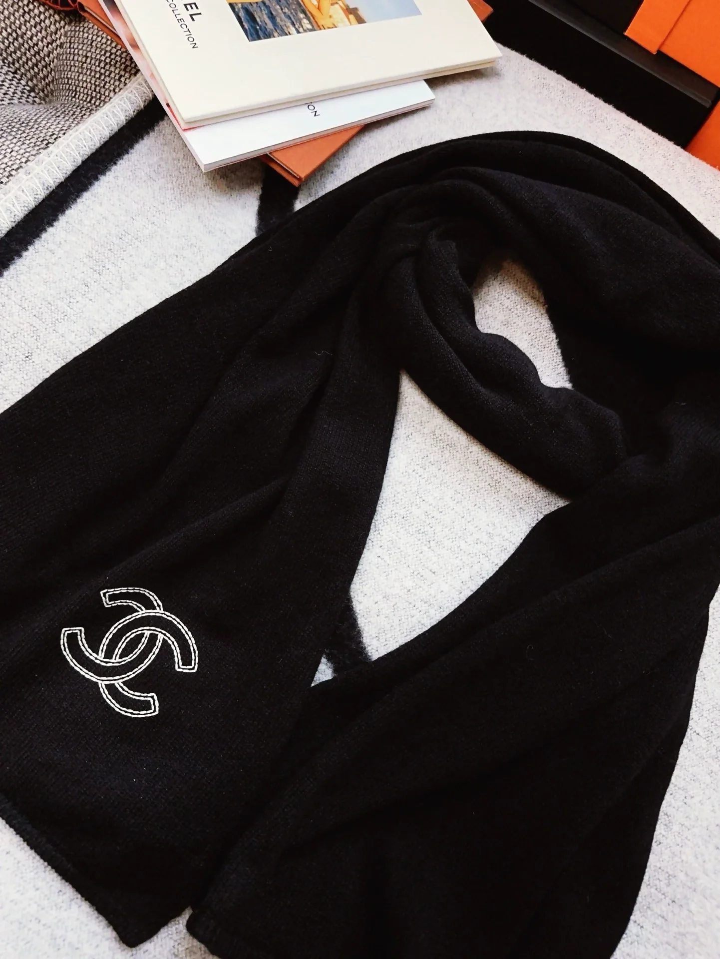 Chanel black cashmere scarf - Image 2
