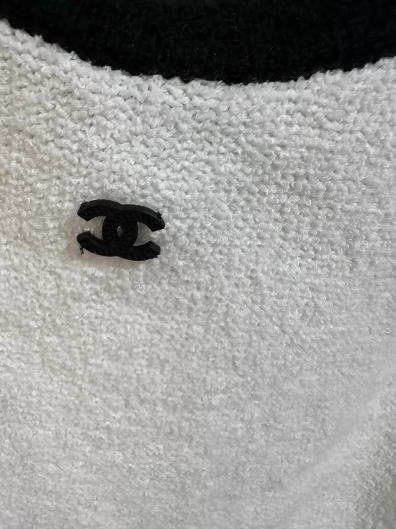 Chanel 23P black and white terry cloth camisole top - Image 2