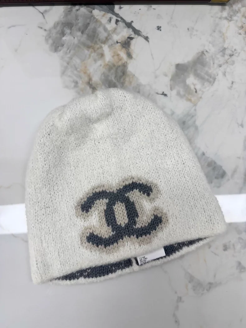 Chanel's popular double-sided logo knit beanie - Image 2