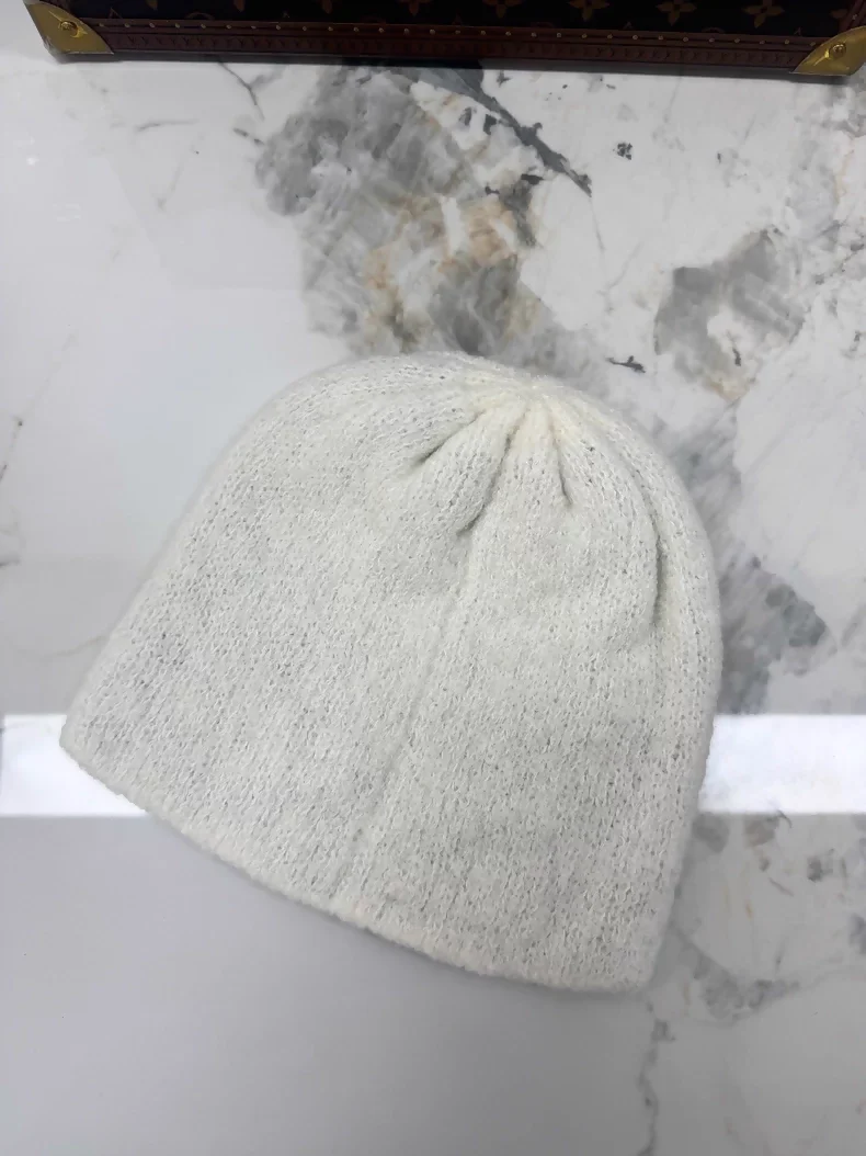 Chanel's popular double-sided logo knit beanie - Image 3