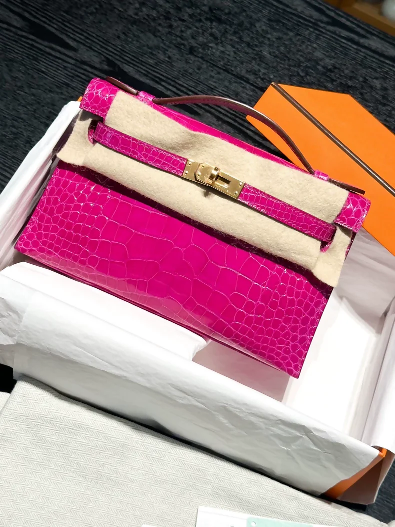 Hermes kelly pochette J5 Rose Scheherezade shiny crocodile leather gold hardware - Image 2