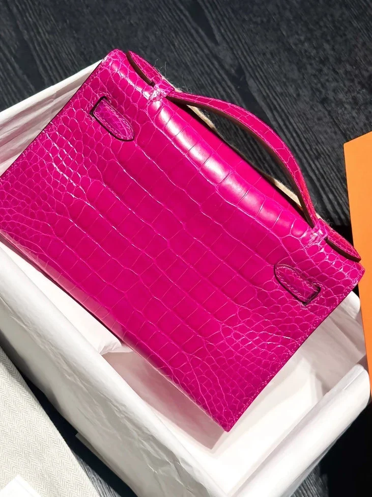 Hermes kelly pochette J5 Rose Scheherezade shiny crocodile leather gold hardware - Image 4