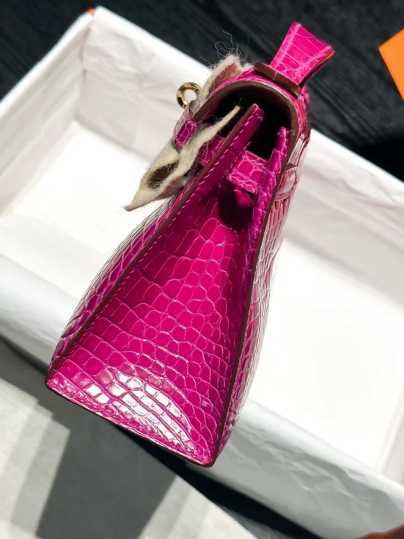 Hermes kelly pochette J5 Rose Scheherezade shiny crocodile leather gold hardware - Image 7