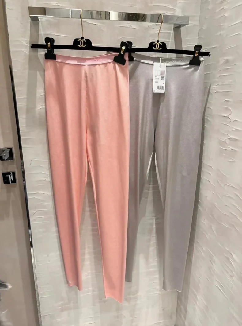 Chanel 21A pouder pink silk leggings - Image 7