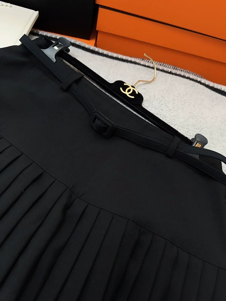 Dior black wool pleated long skirt - Image 3