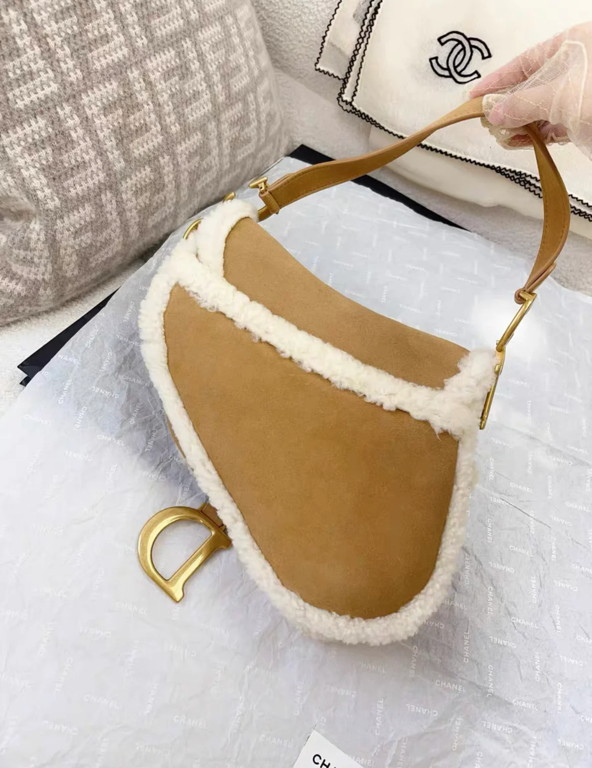 Dior Shearling Camel Limited Edition 2020 Saddle Bag - Image 3