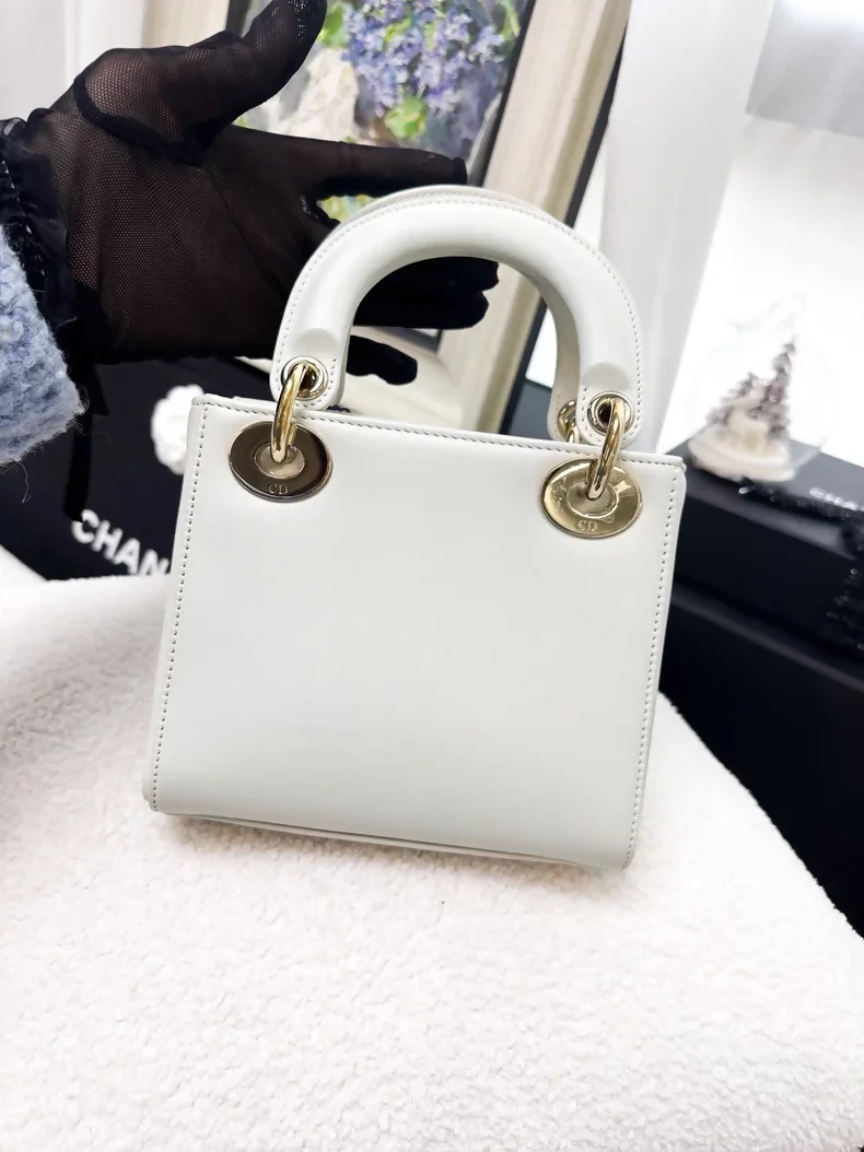 Dior Valentine's Day limited edition white Lady Dior bag - Image 3