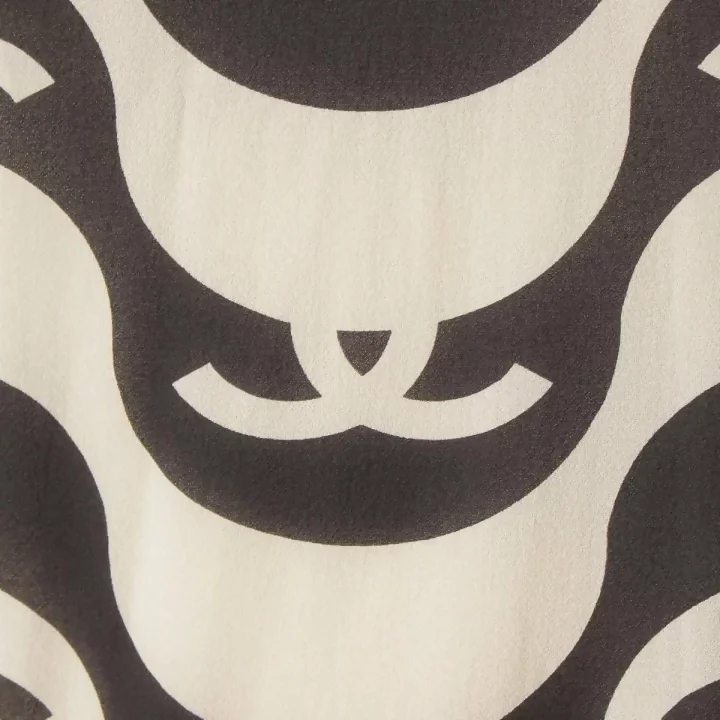 Epic Chanel 21P Ivory & Black CC Wave Silk Midi Dress FR 42 - Image 3