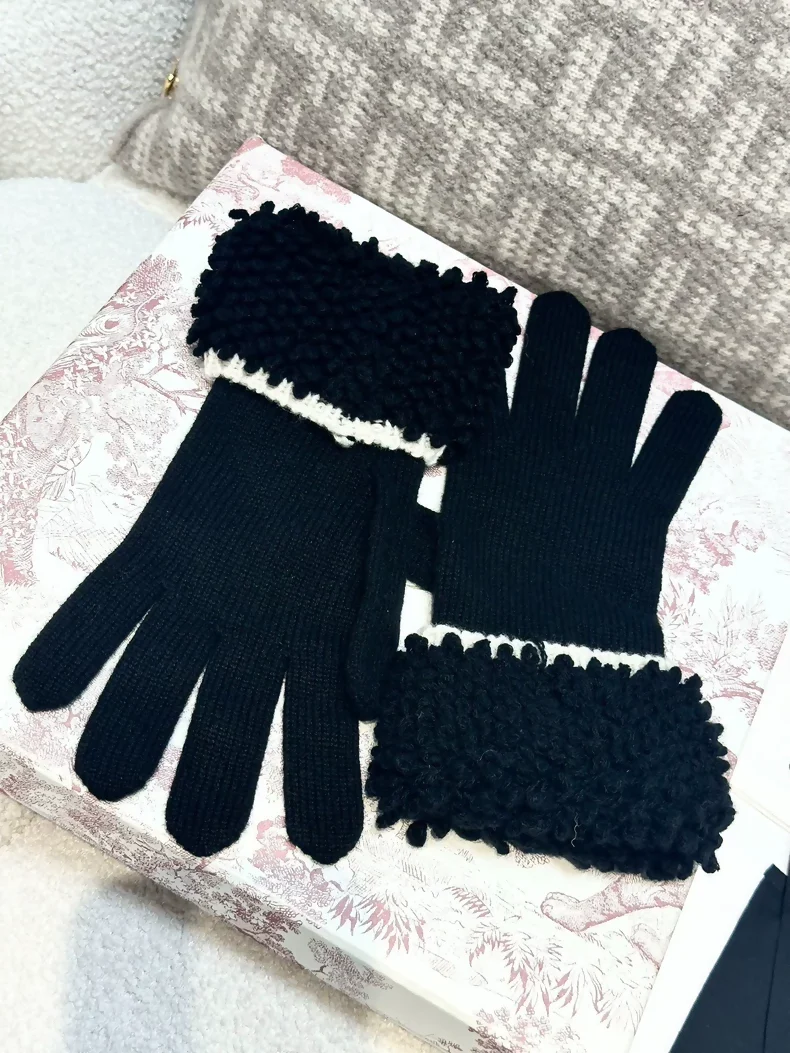Chanel 24K black cashmere gloves - Image 3