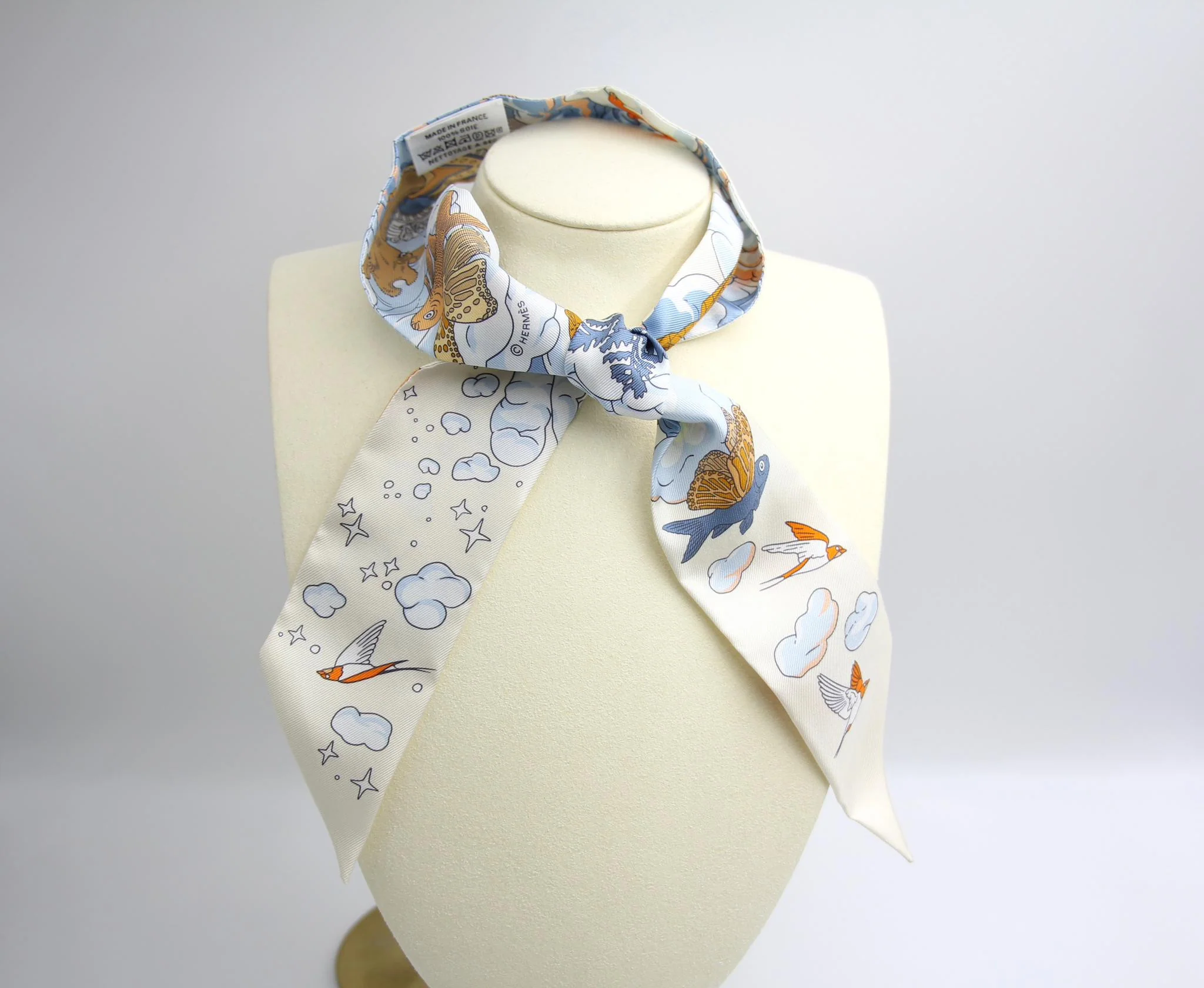 Hermès 100 Silk Sur Mon Nuage Twilly Creme Bleu Ciel Orange Scarf - Image 11