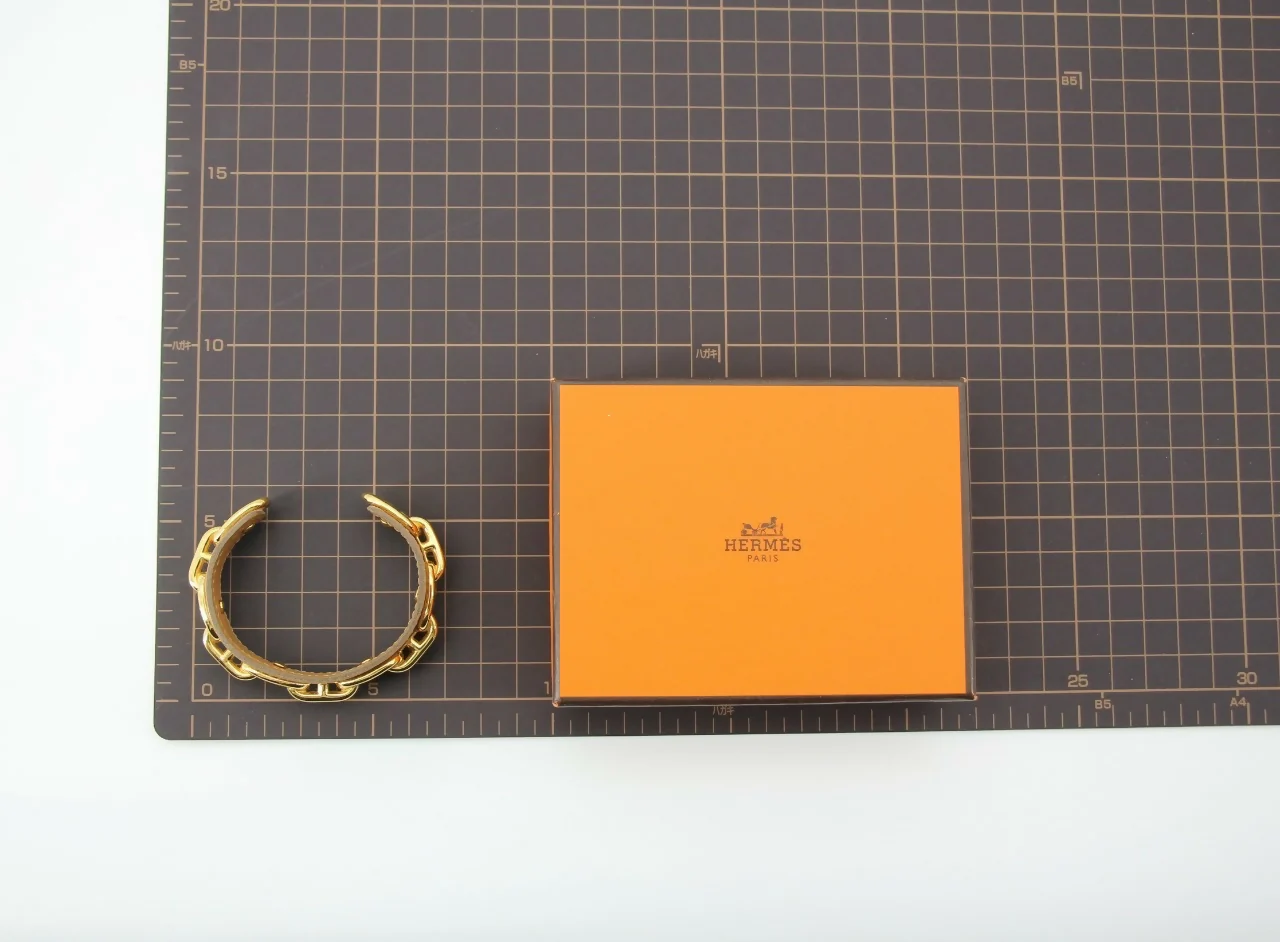 Hermes 2001 Leather and Metal Cuff Bracelet - Image 10