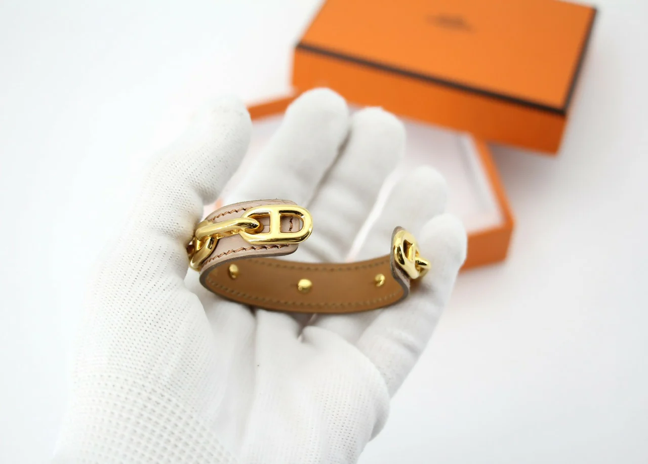 Hermes 2001 Leather and Metal Cuff Bracelet - Image 4