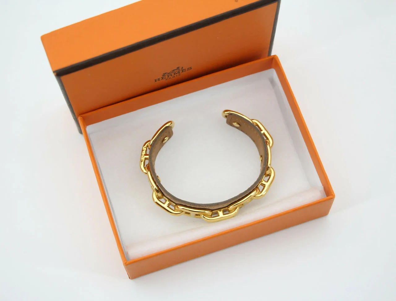Hermes 2001 Leather and Metal Cuff Bracelet - Image 6