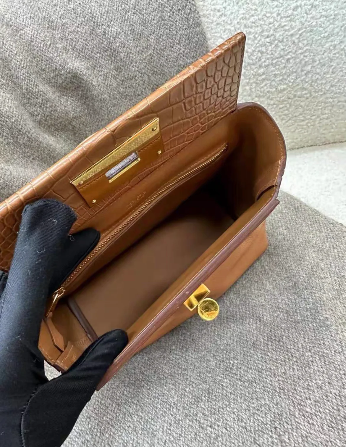 Hermès 24/24 Gold Veau Togo Touch Alligator Gold Hardware - Image 8