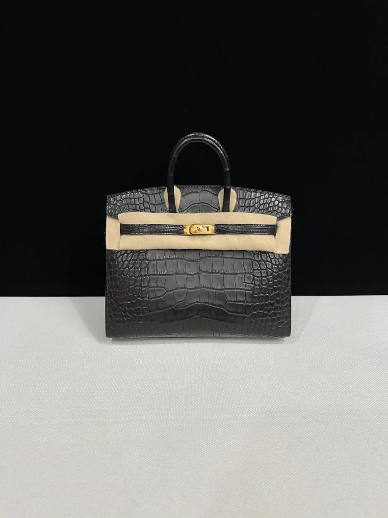 Hermes Birkin 20 black matte crocodile leather gold hardware - Image 2