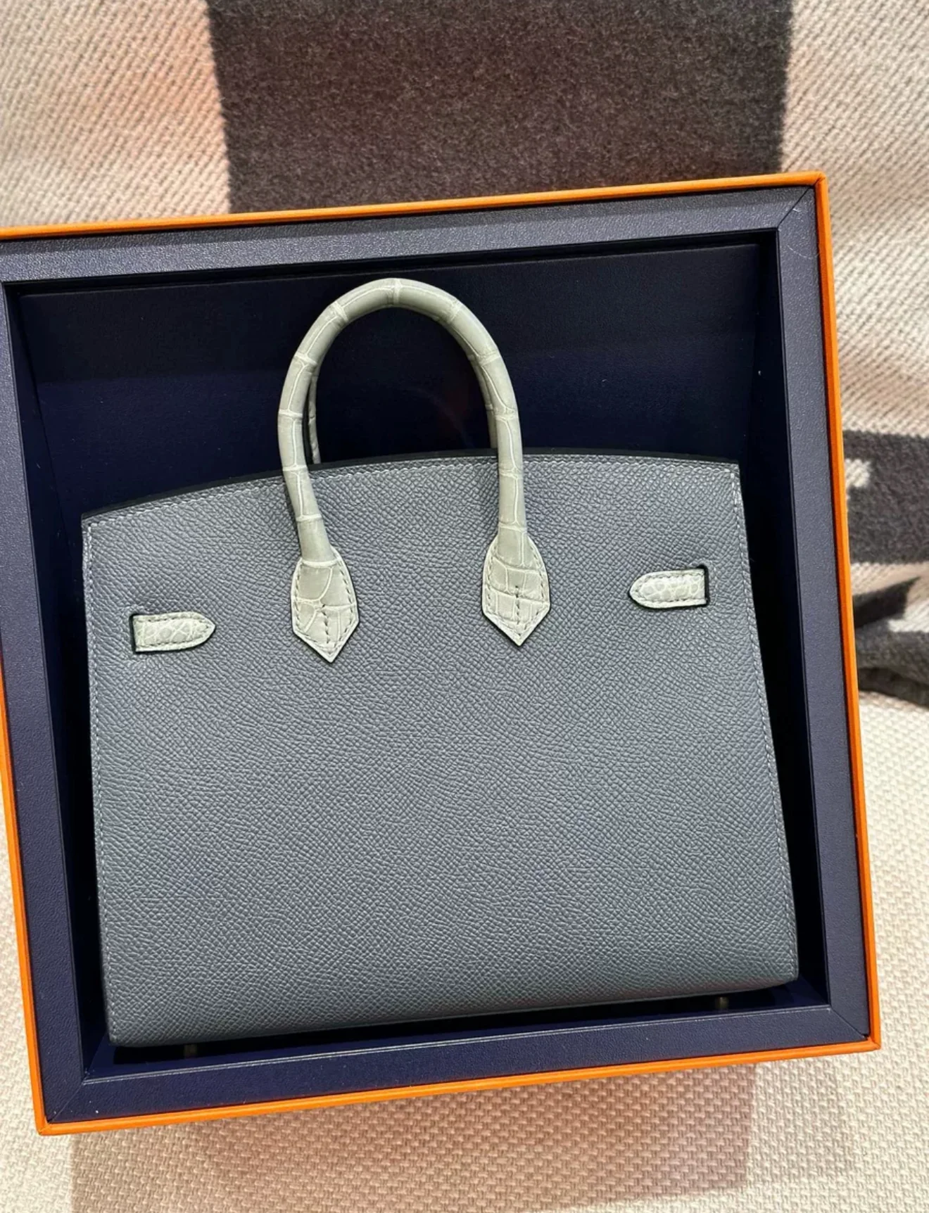 Hermes Birkin 20 Faubourg Rainy Days Gris Misty - Image 7