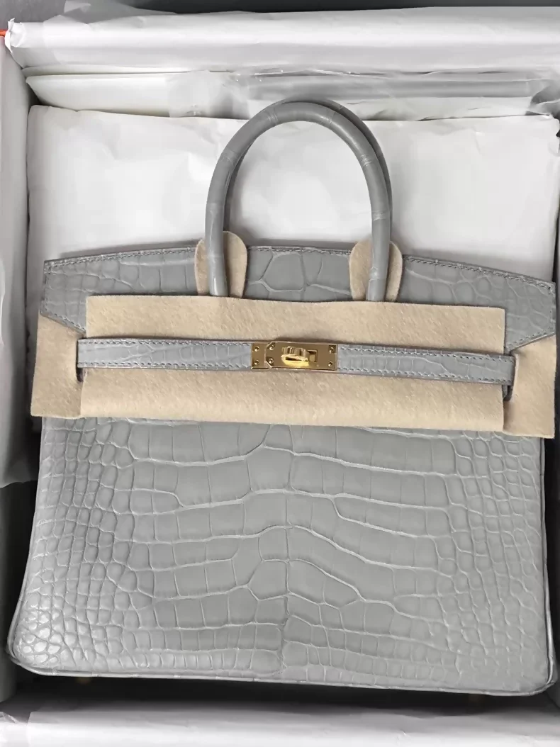 Hermes Birkin 25 Pearl Grey Matte Alligator leather gold hardware
