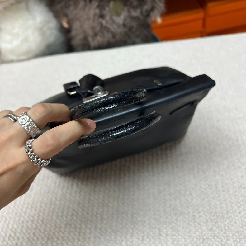 Hermes Birkin 25 Black lizard leather palladium hardware - Image 3