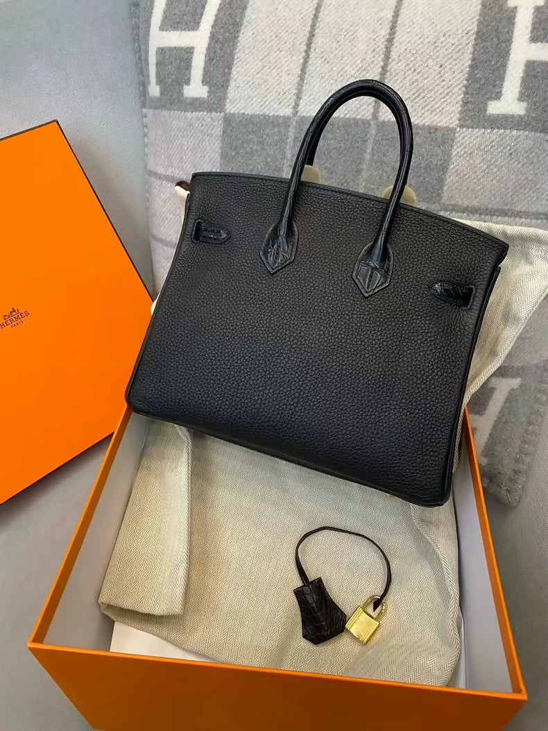 Hermes Birkin touch 25 Black Togo & Matte Alligator Leather with gold hardware - Image 2