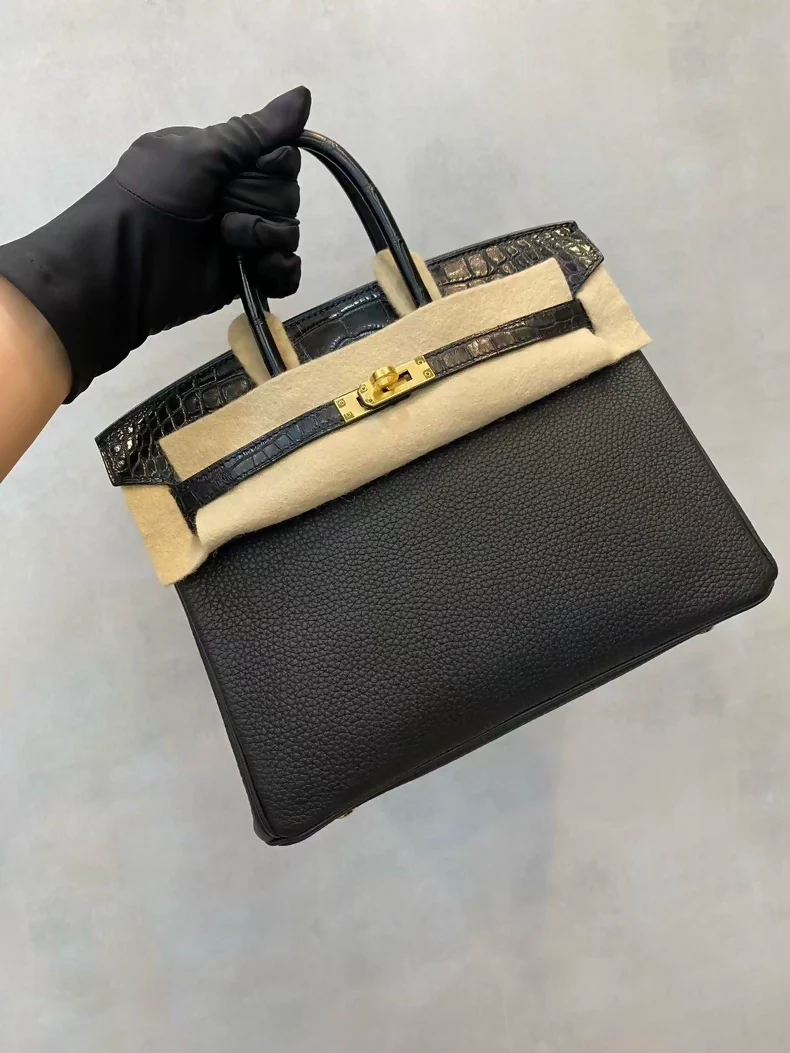 Hermes Birkin touch 25 Black Togo & Matte Alligator Leather with gold hardware - Image 3