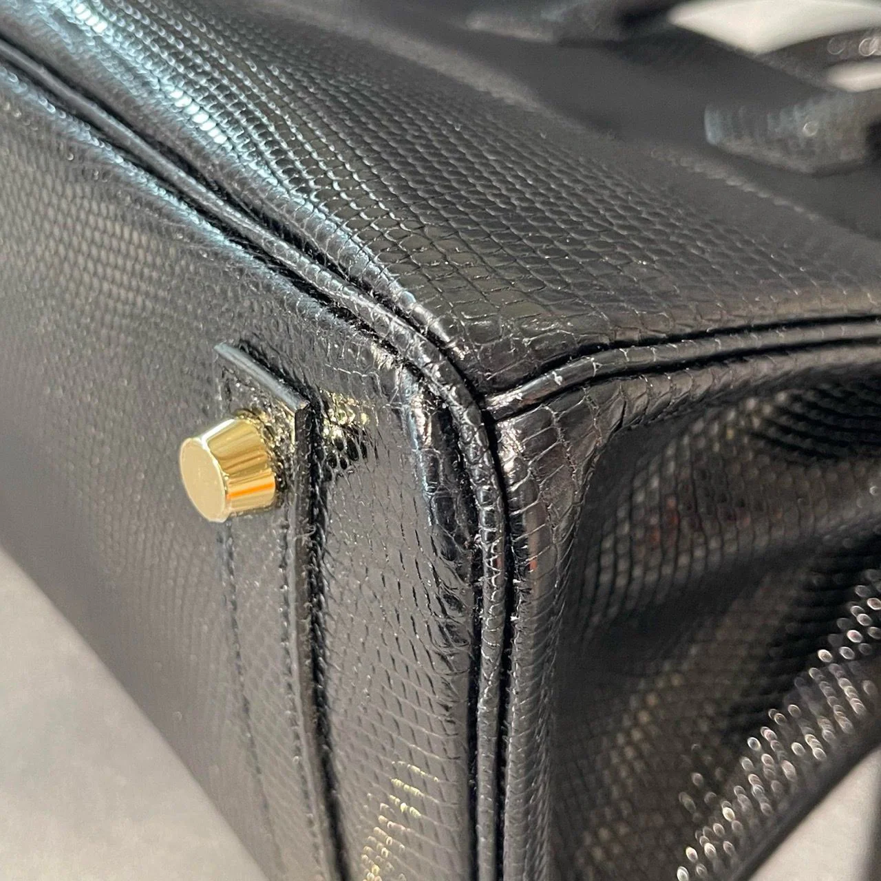 Hermes Birkin 25 Black Shiny Lizard Gold Hardware - Image 8